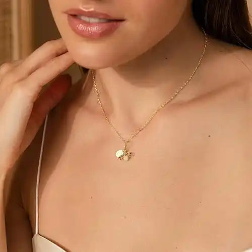 Collar Luciérnaga Evangelina® – Un regalo para mamá que ilumina su vida